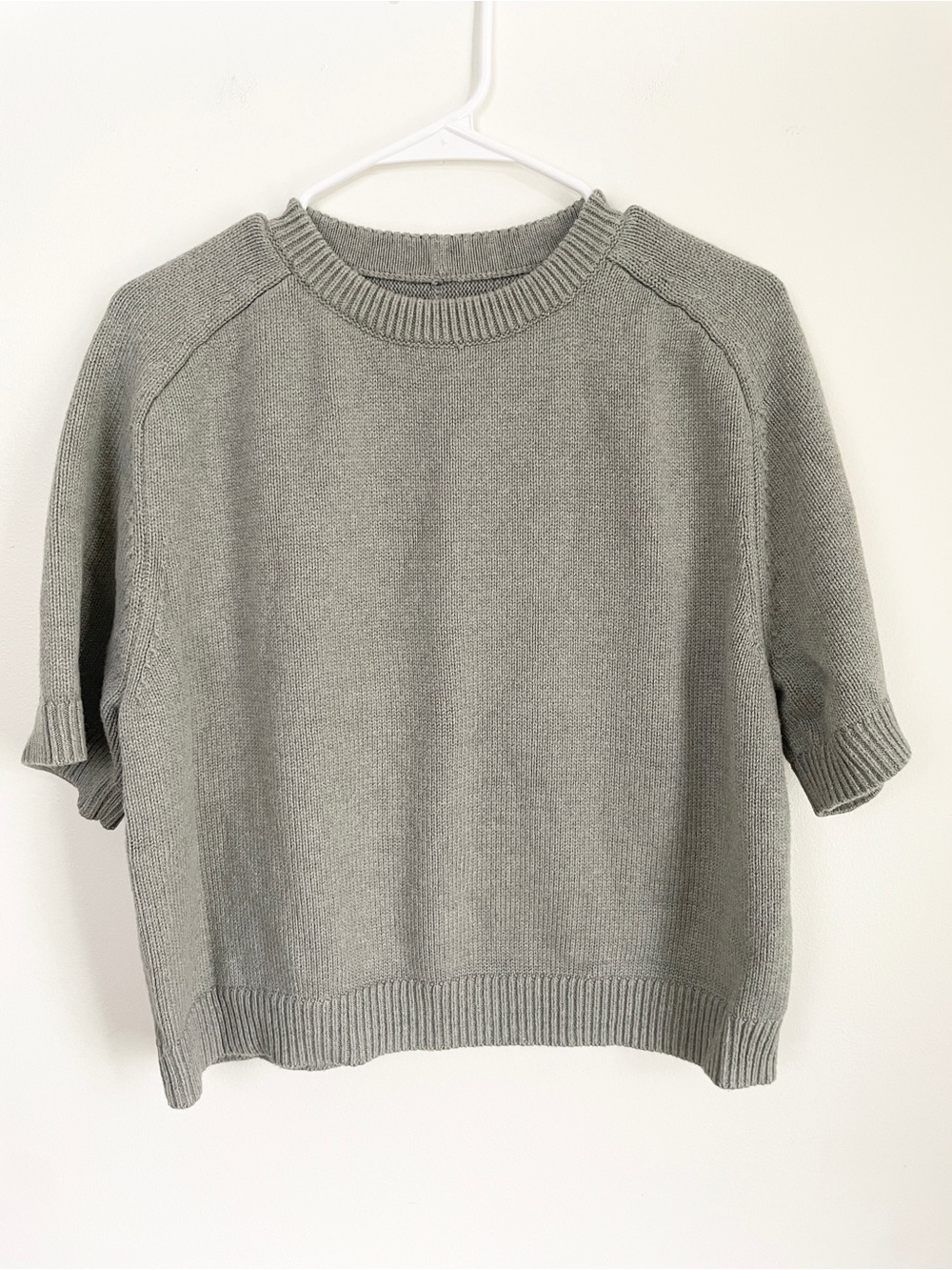 Abercrombie & Fitch Light Gray/Green Knit Short-Sleeve Sweater